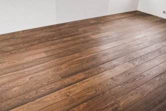Realizace dubové dřevěné podlahy v odstínu PARKETO - KARIN na zakázku
