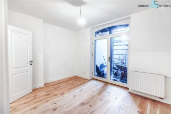 Zakázková realizace dubové podlahy v odstínu PARKETO - VIOLA v Belgii.