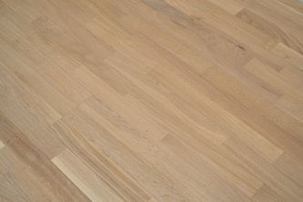Dřevěná dubová podlaha v odstínu PARKETO - LILY s povrchovou úpravou na zakázku