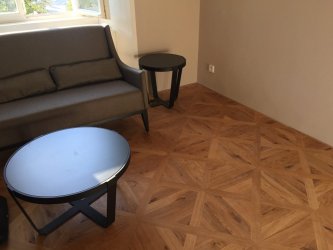 Realizace dřevěné dubové podlahy formou parket s olejovou úpravou povrchu