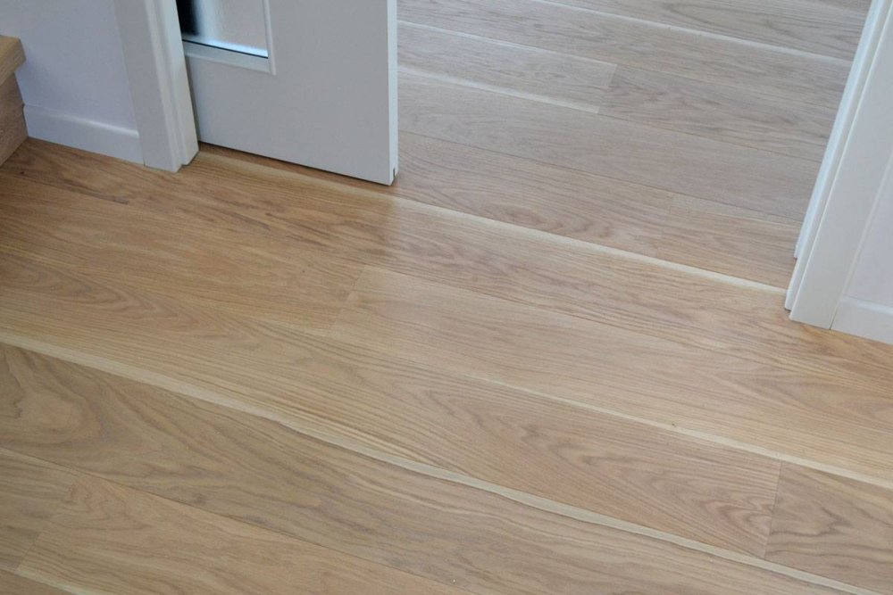 Dřevěná dubová podlaha v odstínu PARKETO - IMOGEN s povrchovou úpravou na zakázku