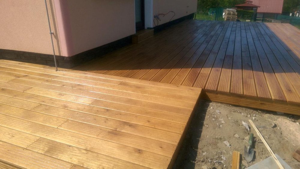 Realizace dřevěné dubové terasy s ošetřením tungovým olejem na zakázku