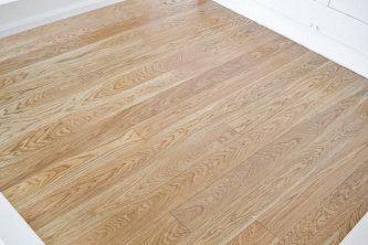 Realizace dřevěné dubové podlahy v odstínu PARKETO - THEA na zakázku