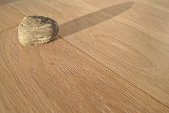 Realizace dřevěné dubové podlahy v odstínu PARKETO - LILY na zakázku