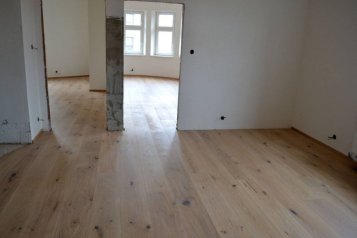 Dřevěná dubová podlaha v odstínu PARKETO - LILY s povrchovou úpravou na zakázku